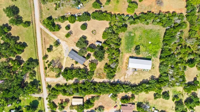 Photo 2 — 3120 Rancho Drive, Guthrie, OK 73044