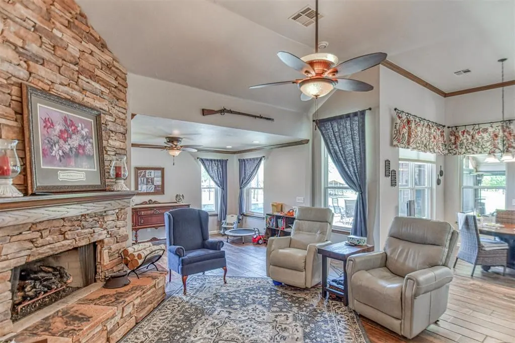 Photo 15 — 10421 Katy Line Drive, Yukon, OK 73099
