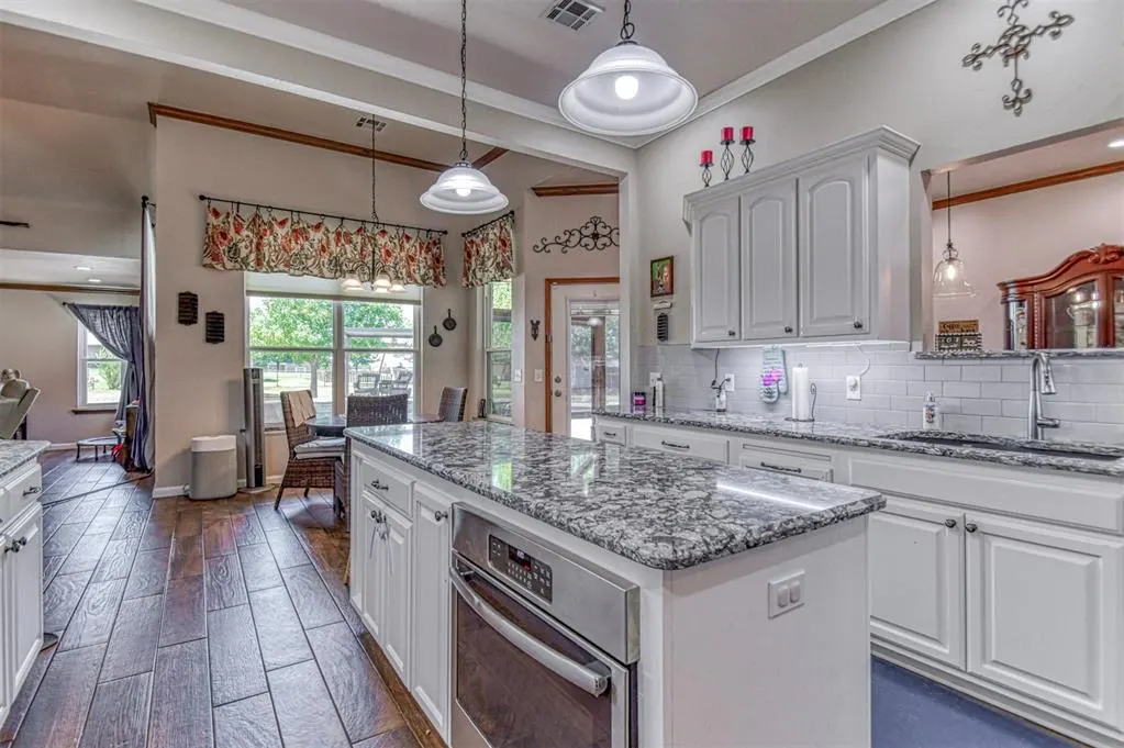 Photo 22 — 10421 Katy Line Drive, Yukon, OK 73099