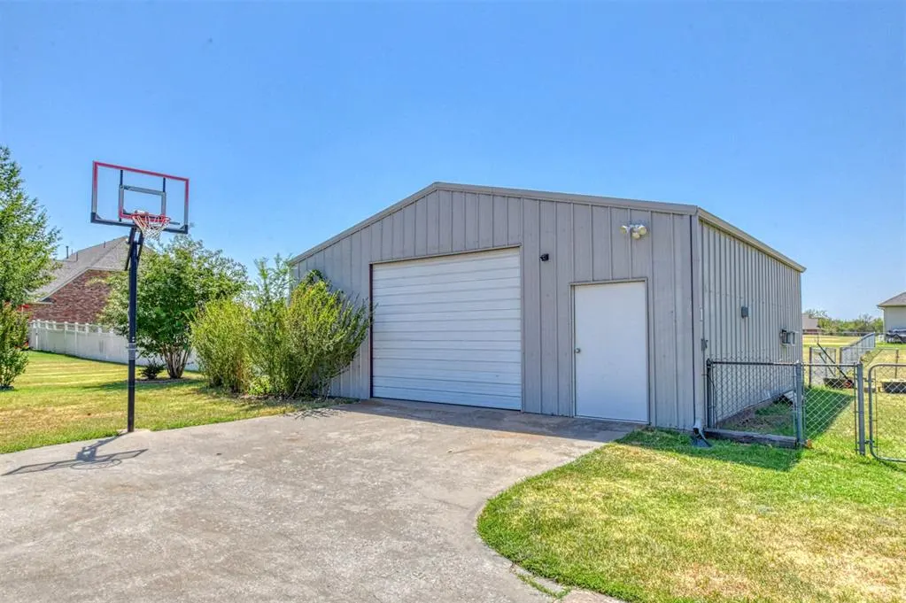 Photo 45 — 10421 Katy Line Drive, Yukon, OK 73099