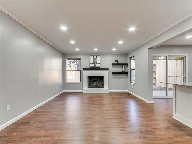Photo 6 — 113 Woodbridge Circle, Edmond, OK 73012