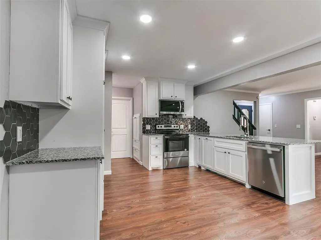 Photo 13 — 113 Woodbridge Circle, Edmond, OK 73012