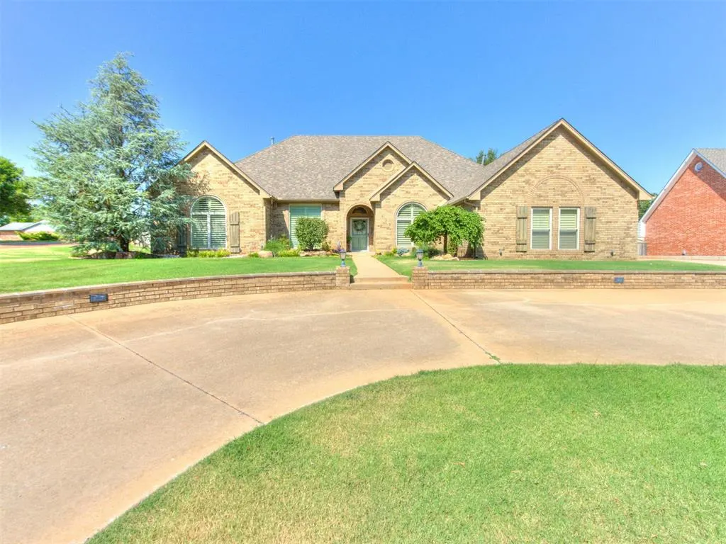 Photo 4 — 1429 Spring Creek Drive, Yukon, OK 73099