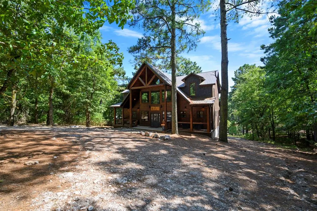 Photo 5 — 1405 Pine Hill Road, Broken Bow, OK 74728