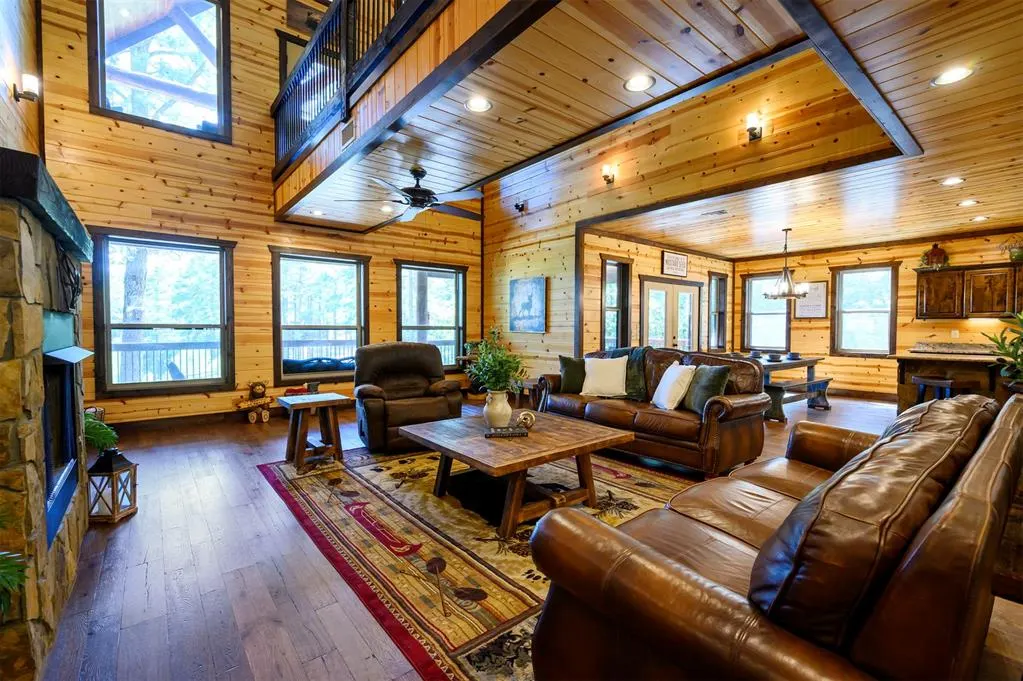 Photo 8 — 1405 Pine Hill Road, Broken Bow, OK 74728