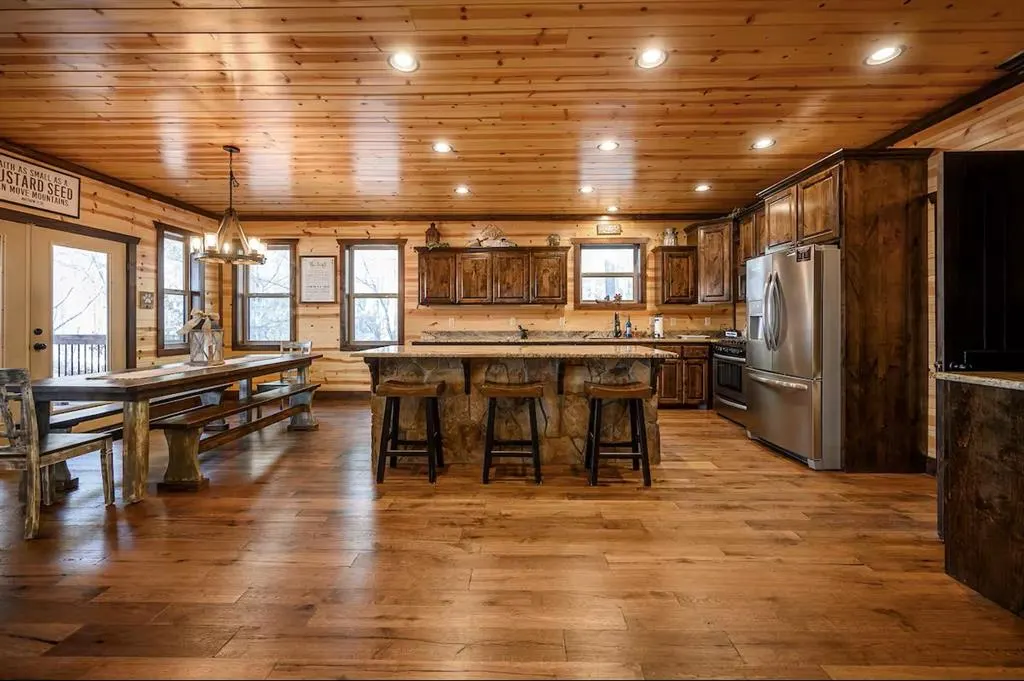 Photo 14 — 1405 Pine Hill Road, Broken Bow, OK 74728