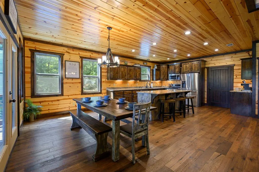 Photo 15 — 1405 Pine Hill Road, Broken Bow, OK 74728