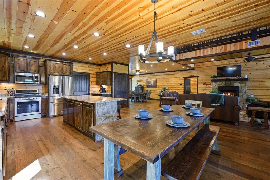 Photo 16 — 1405 Pine Hill Road, Broken Bow, OK 74728