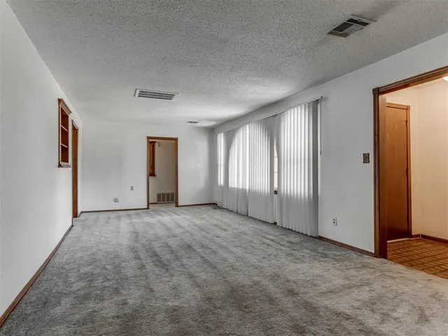Photo 8 — 909 SW 66th Street, Oklahoma City, OK 73139