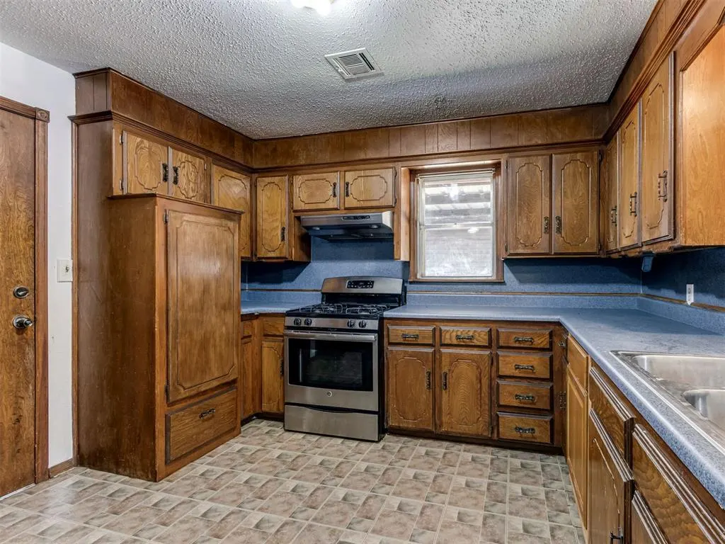 Photo 14 — 909 SW 66th Street, Oklahoma City, OK 73139