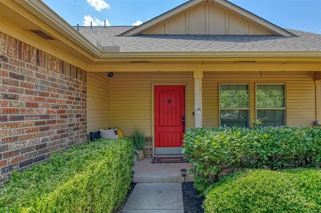 Photo 3 — 2712 Red Fish Road, Norman, OK 73069