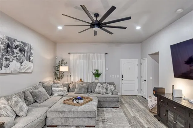 Photo 5 — 2712 Red Fish Road, Norman, OK 73069