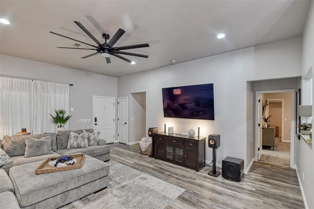 Photo 6 — 2712 Red Fish Road, Norman, OK 73069
