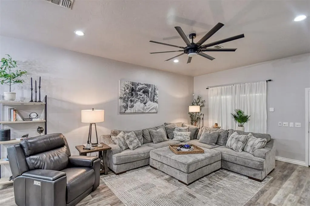 Photo 7 — 2712 Red Fish Road, Norman, OK 73069