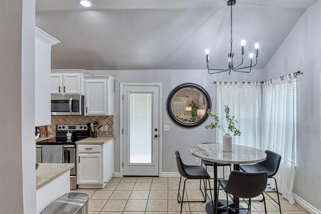 Photo 11 — 2712 Red Fish Road, Norman, OK 73069