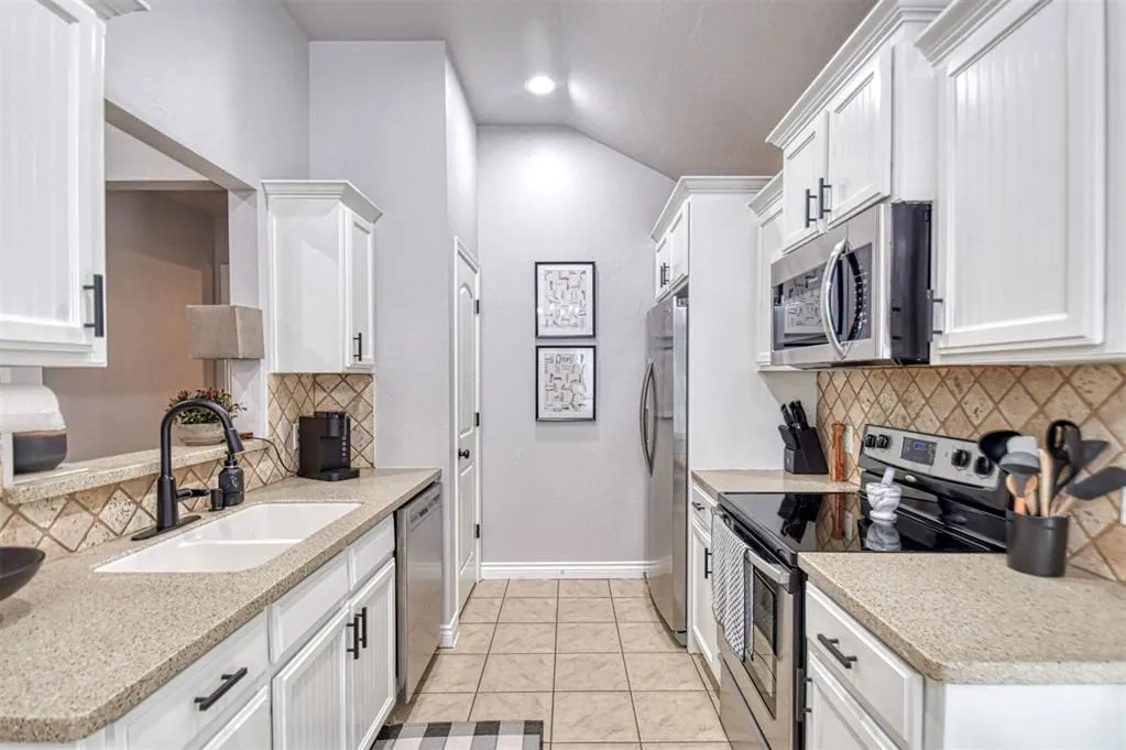 Photo 12 — 2712 Red Fish Road, Norman, OK 73069