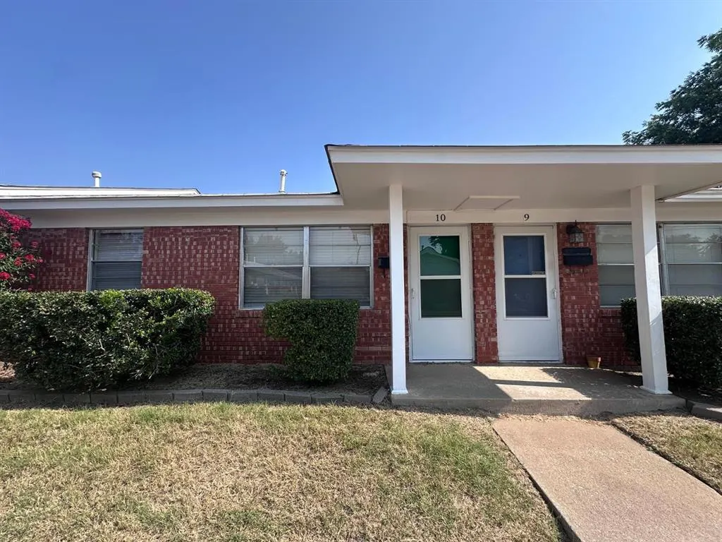 Front exterior — 500 Stinson Street Apt 10, Norman, OK 73072
