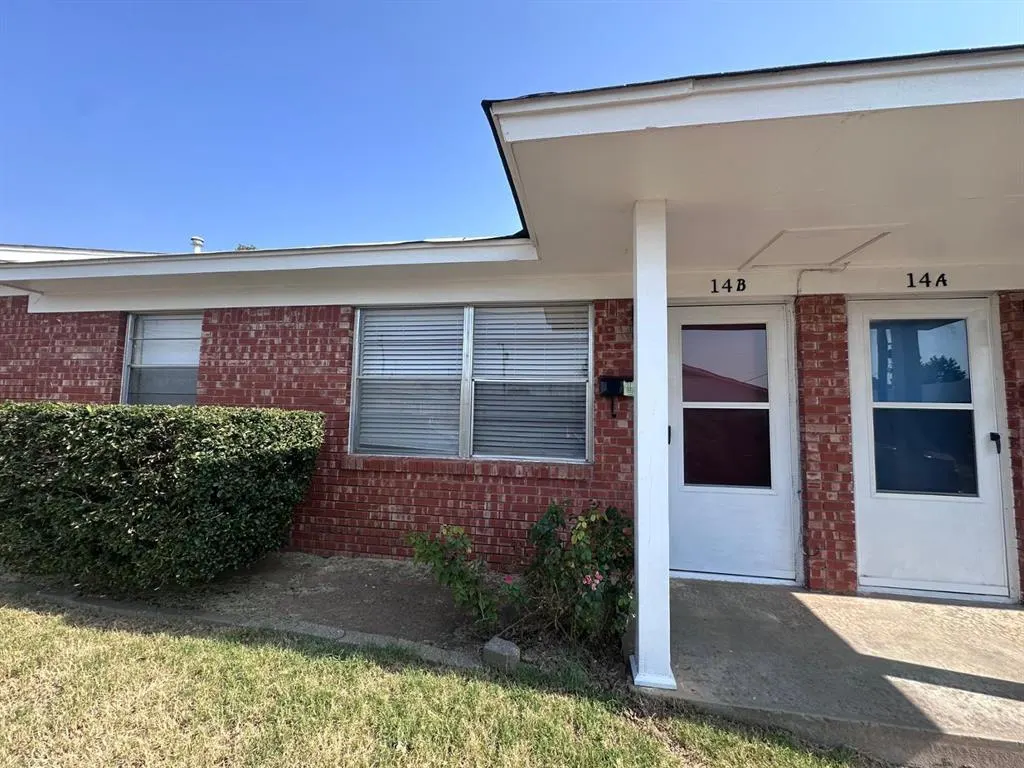 Front exterior — 500 Stinson Street Apt 14B, Norman, OK 73072