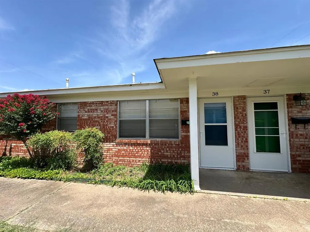 Front exterior — 500 Stinson Street Apt 38, Norman, OK 73072