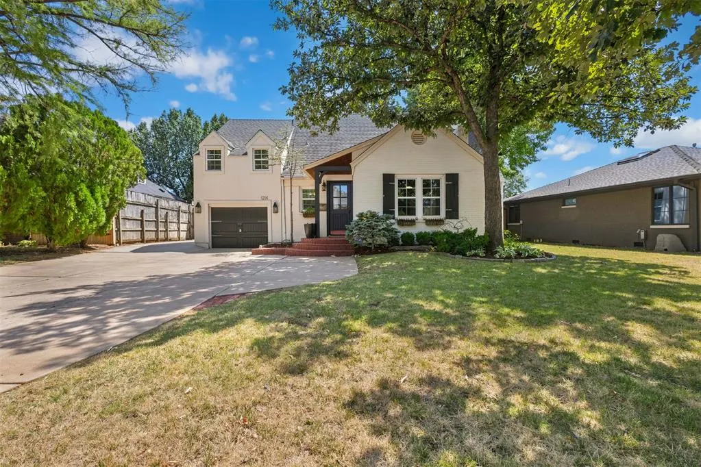 Photo 2 — 1214 Belford Avenue, Nichols Hills, OK 73116