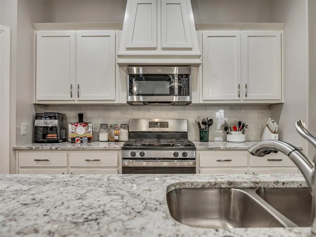 Photo 14 — 10808 NW 28th Terrace, Yukon, OK 73099