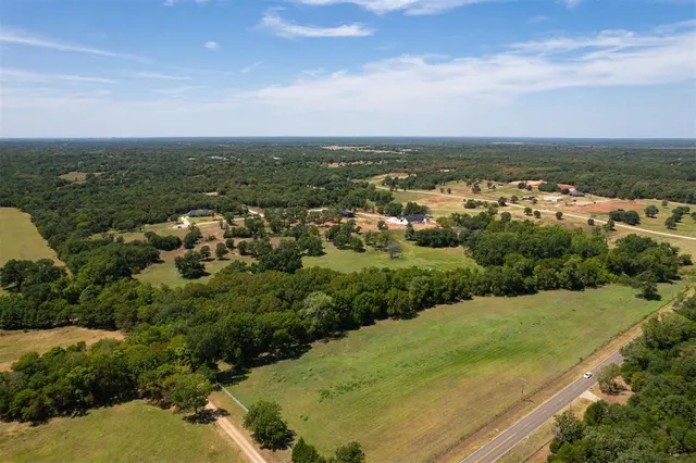 Photo 5 — 3525 Claire Court, Norman, OK 73026