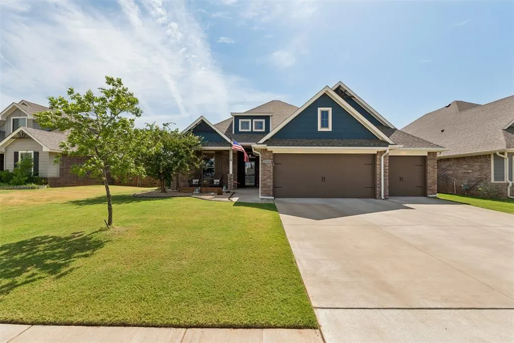 Photo 2 — 2816 Heather Haven, Moore, OK 73160