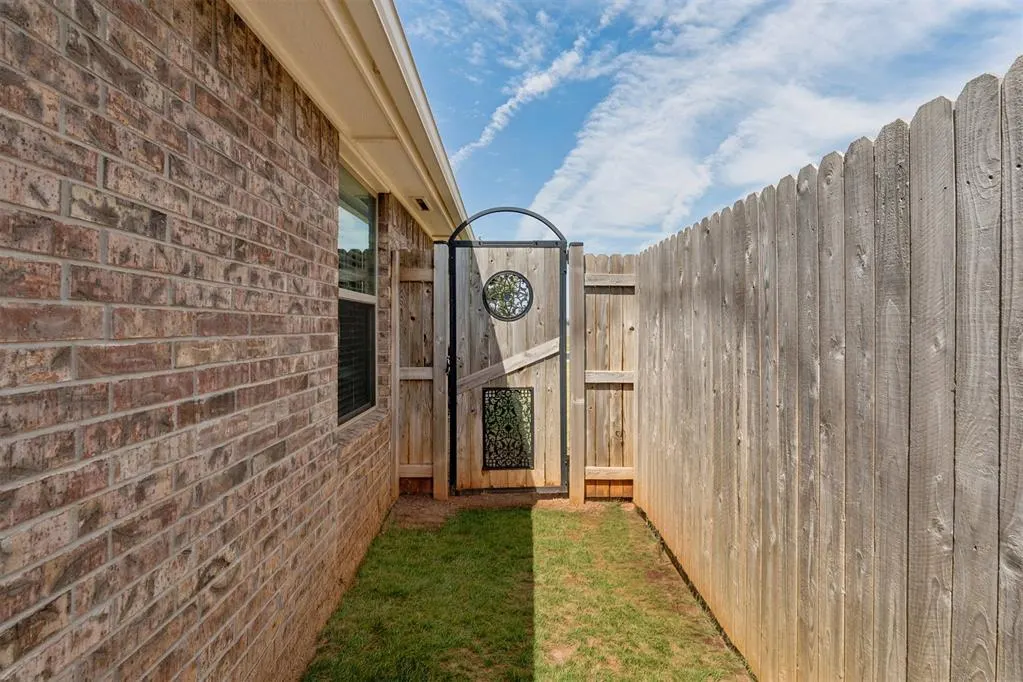 Photo 44 — 2816 Heather Haven, Moore, OK 73160
