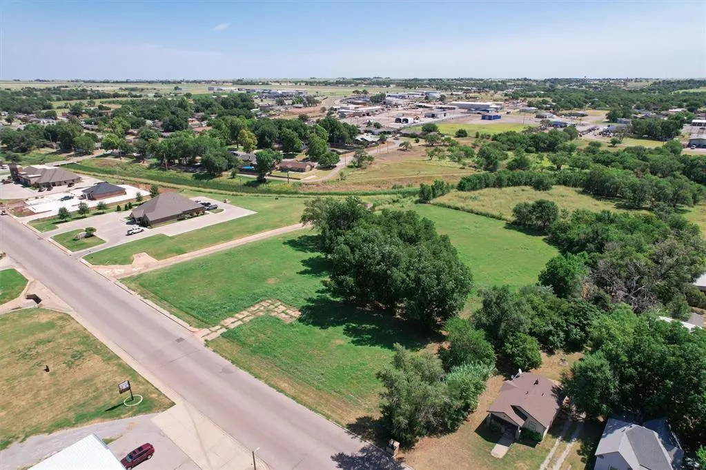 Photo 4 — 00 N 00 Main Street, Elk City, OK 73644