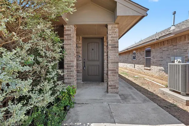 Photo 2 — 2420 NW 198th Street, Edmond, OK 73012