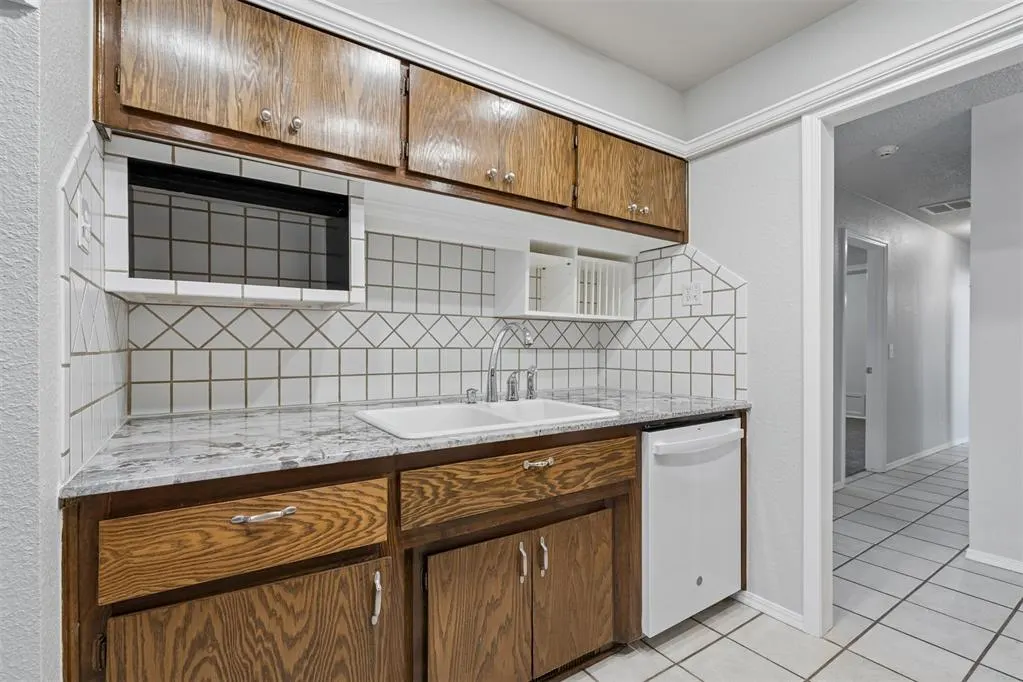 Photo 16 — 8724 Tracy Drive, Oklahoma City, OK 73132