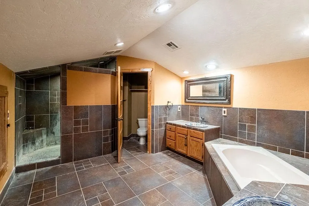Photo 36 — 12601 Natasha Way, Yukon, OK 73099