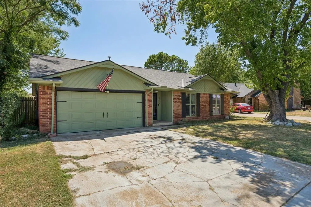 Photo 2 — 1802 Barb Drive, Norman, OK 73071