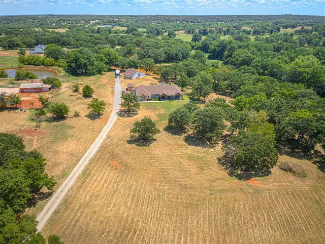Photo 3 — 3751 Heritage Lane, Norman, OK 73026