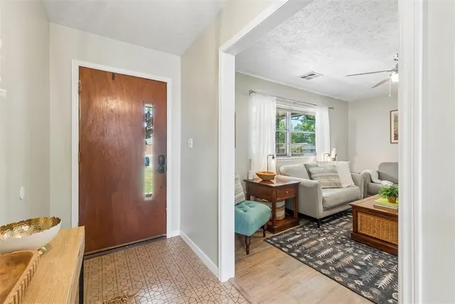 Photo 4 — 1900 Barryton Road, Oklahoma City, OK 73120