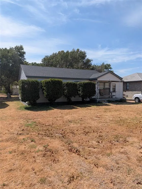Photo 2 — 619 N Randlett Street, Hobart, OK 73651