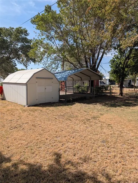 Photo 4 — 619 N Randlett Street, Hobart, OK 73651