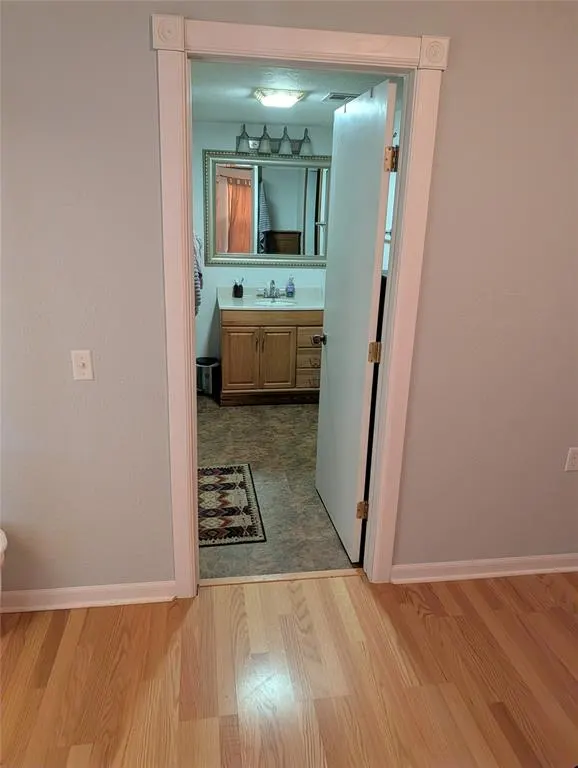 Photo 15 — 619 N Randlett Street, Hobart, OK 73651