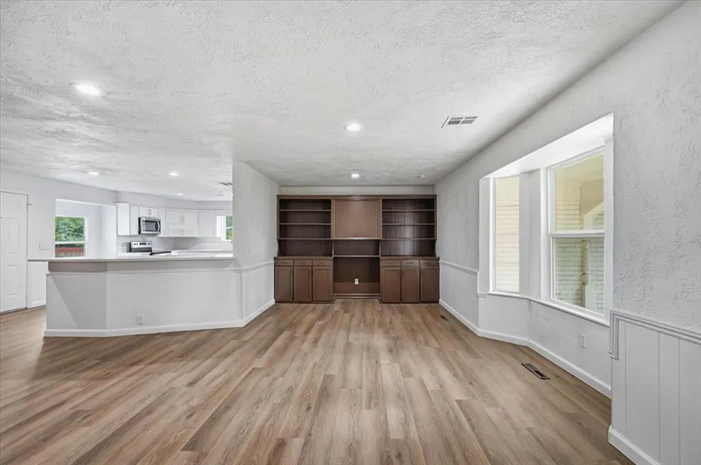 Photo 4 — 6701 N Woodward Avenue, Oklahoma City, OK 73116