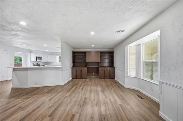 Photo 4 — 6701 N Woodward Avenue, Oklahoma City, OK 73116