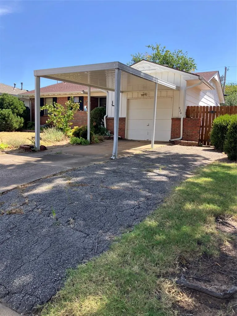 Photo 2 — 920 W Mitchell Drive, Midwest City, OK 73110