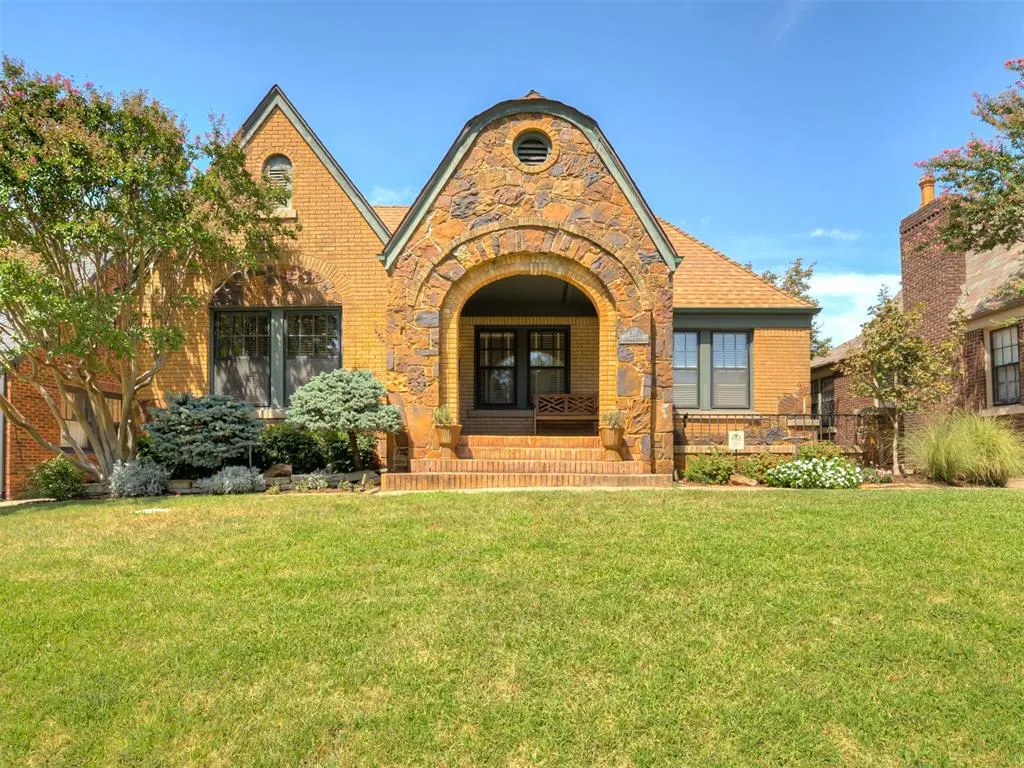 Front exterior — 217 Edgemere Court, Oklahoma City, OK 73118