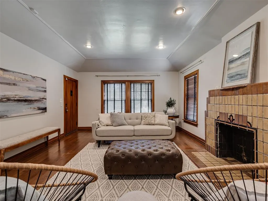 Photo 6 — 217 Edgemere Court, Oklahoma City, OK 73118