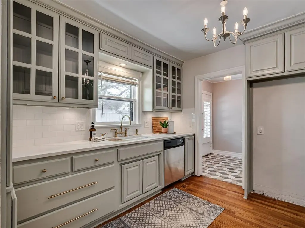 Photo 11 — 217 Edgemere Court, Oklahoma City, OK 73118