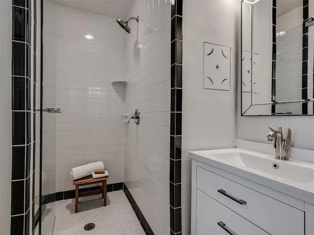 Photo 24 — 217 Edgemere Court, Oklahoma City, OK 73118