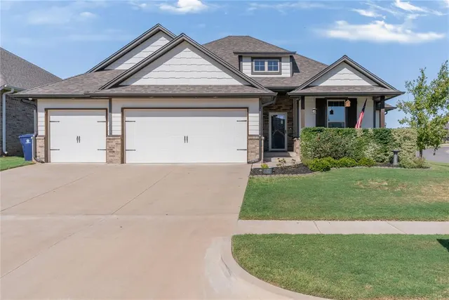 Front exterior — 701 Patrick Way, Yukon, OK 73099