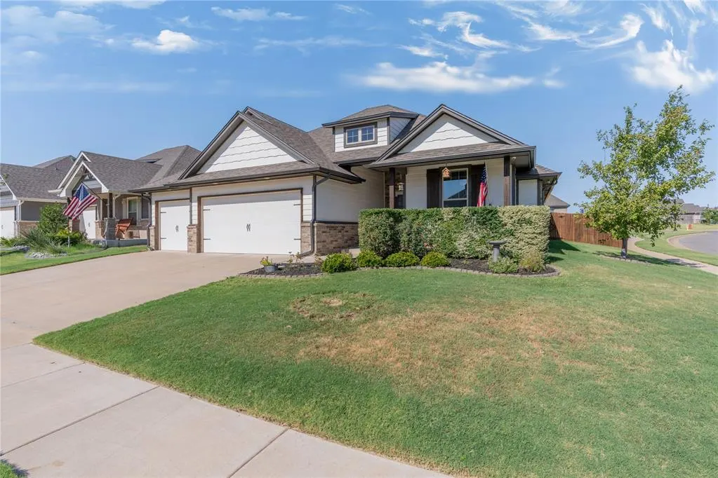 Photo 3 — 701 Patrick Way, Yukon, OK 73099