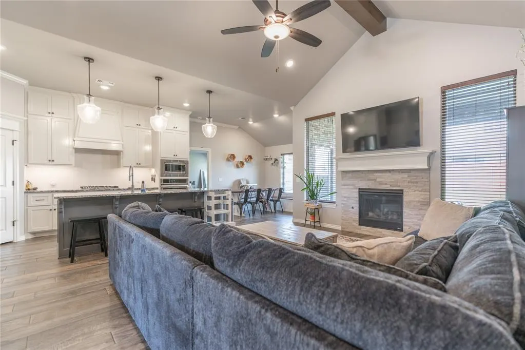 Photo 9 — 701 Patrick Way, Yukon, OK 73099