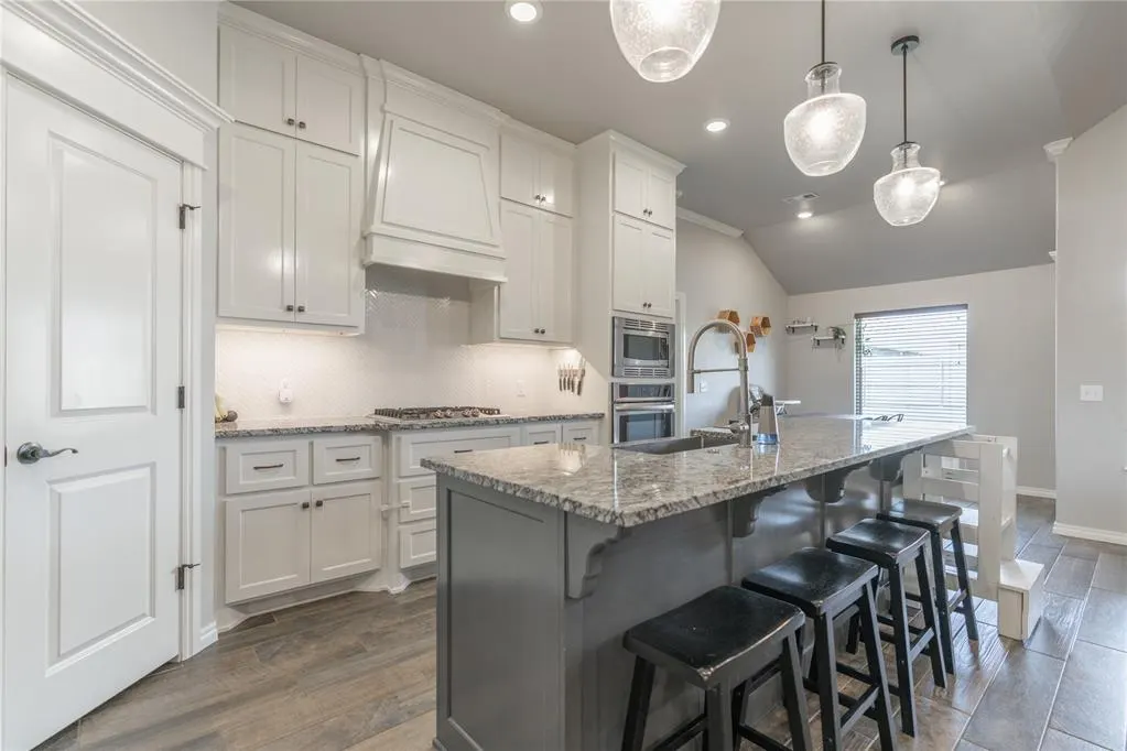 Photo 10 — 701 Patrick Way, Yukon, OK 73099