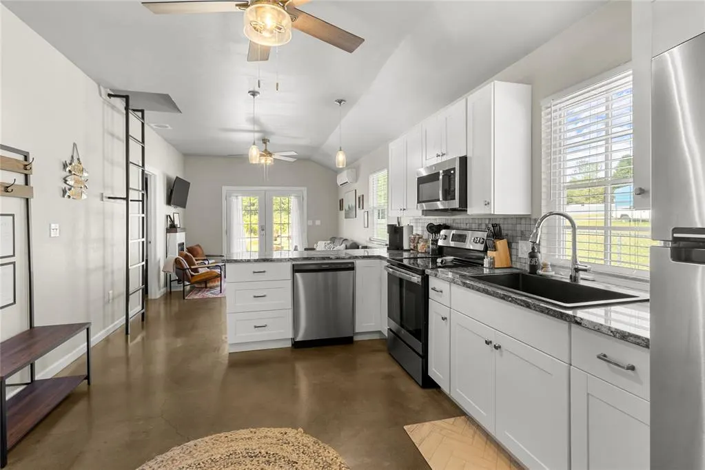 Photo 9 — 805 Comanche Drive, Eufaula, OK 74432